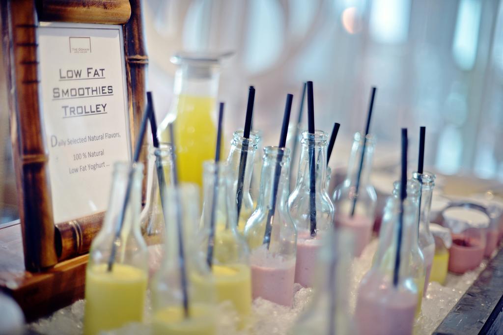 The Domain Bahrain Hotel And Spa - Adults Friendly 16 Years Plus Манама Екстер'єр фото Smoothies at a buffet