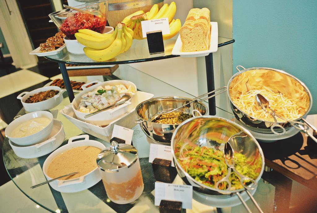 The Domain Bahrain Hotel And Spa - Adults Friendly 16 Years Plus Манама Екстер'єр фото A selection of Indian breakfast items